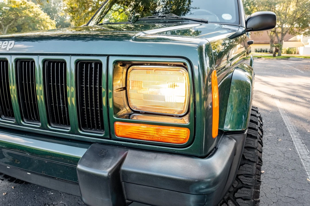 2000 Jeep XJ Cherokee - Image 15 of 31