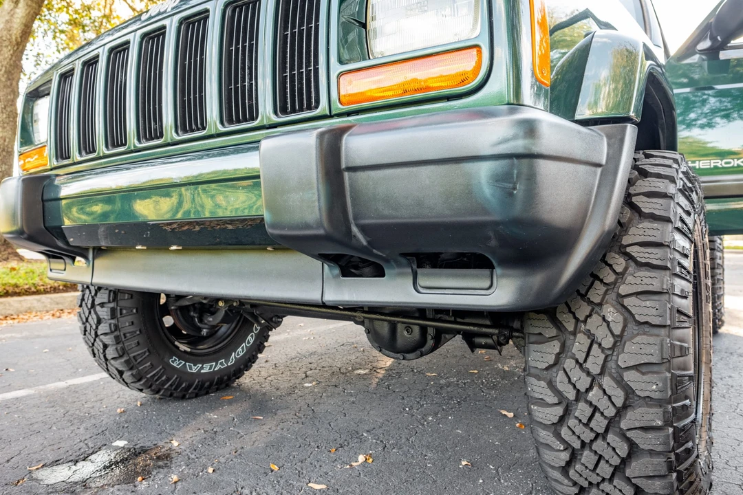 2000 Jeep XJ Cherokee - Image 13 of 31