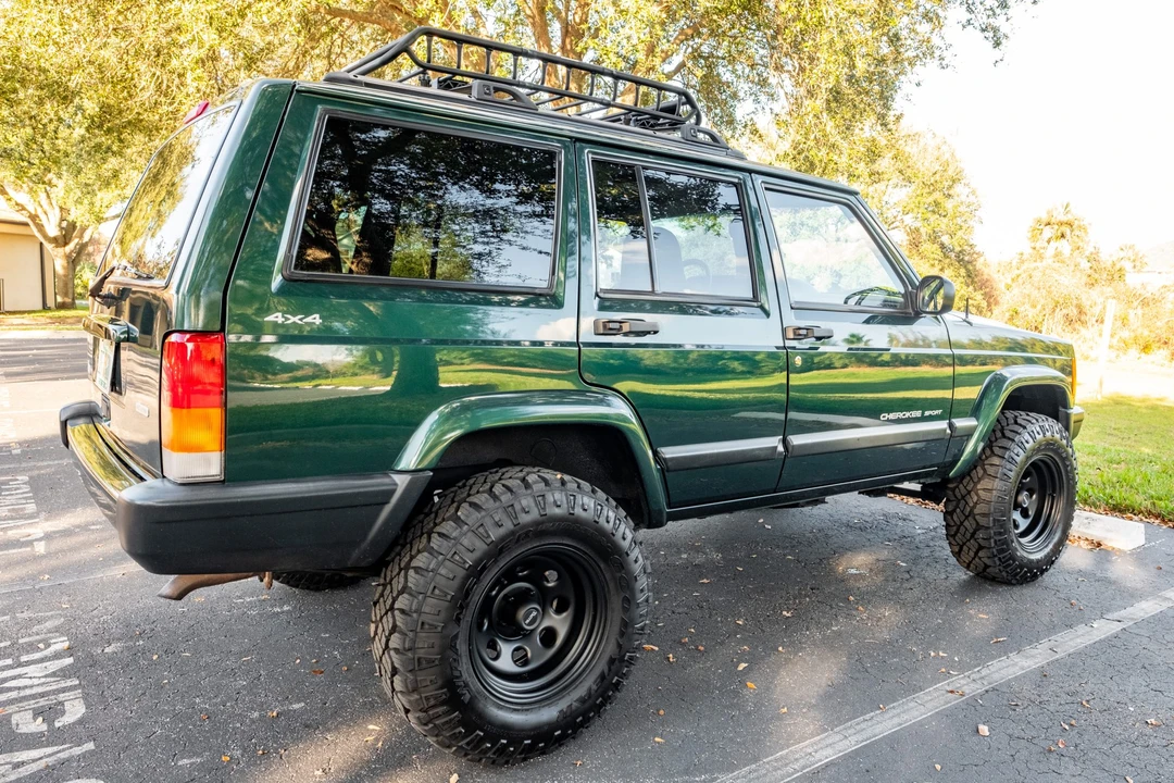 2000 Jeep XJ Cherokee - Image 7 of 31