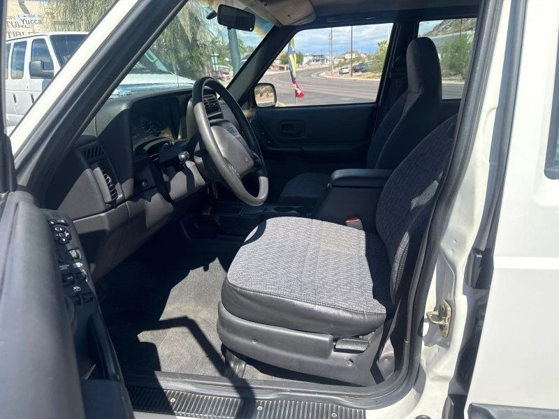 2000 Jeep XJ Cherokee - Image 10 of 21