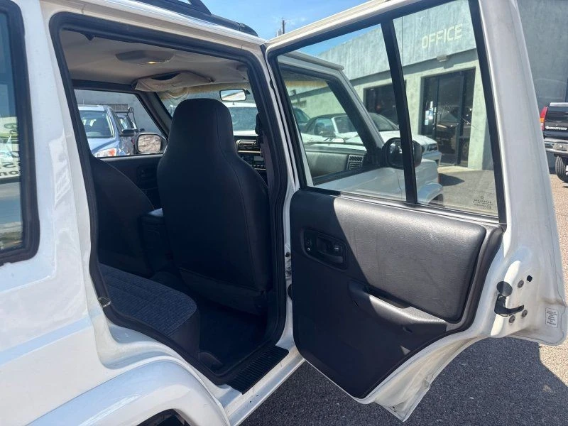 2000 Jeep XJ Cherokee - Image 16 of 21