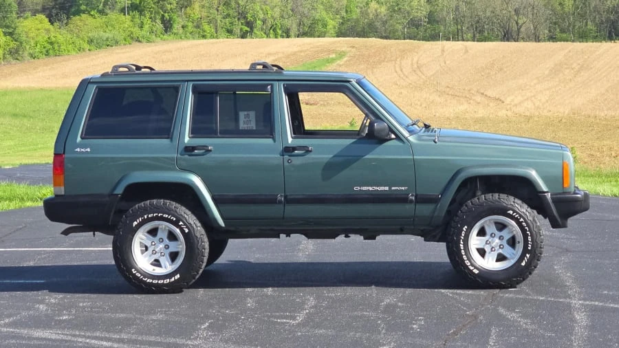 2000 Jeep XJ Cherokee - Image 2 of 8