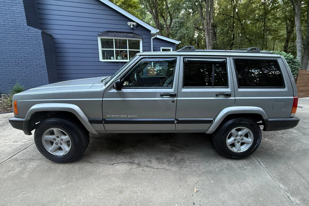 2000 Jeep XJ Cherokee - Image 3 of 31