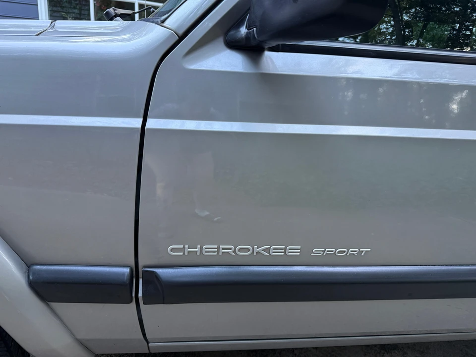 2000 Jeep XJ Cherokee - Image 13 of 31