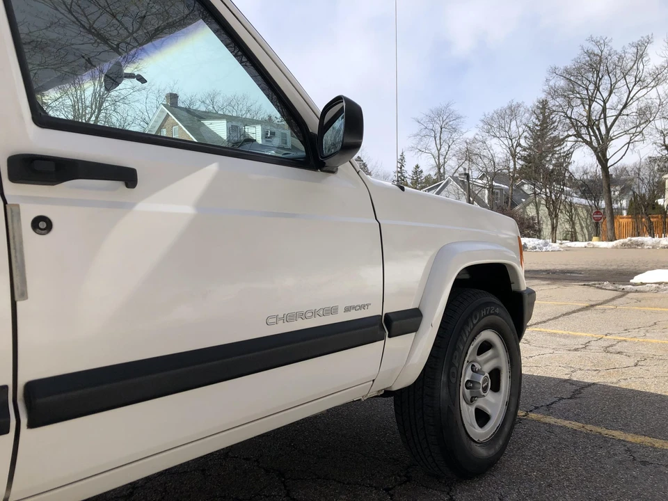 2000 Jeep XJ Cherokee - Image 18 of 31