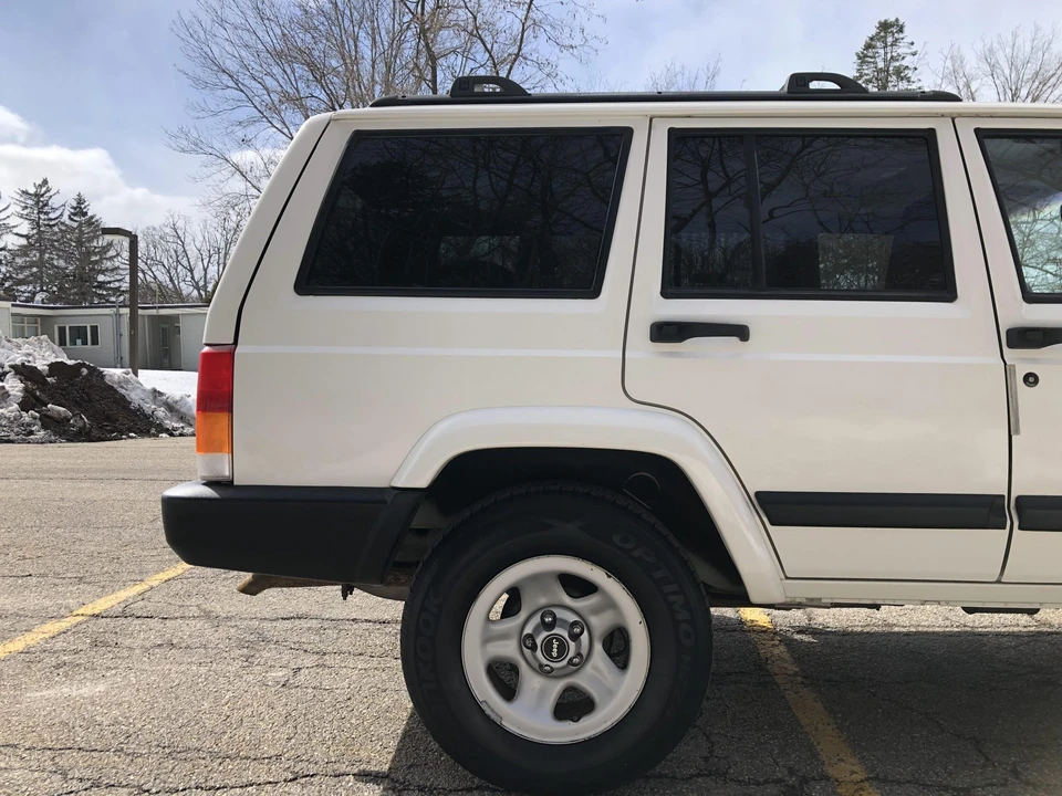 2000 Jeep XJ Cherokee - Image 20 of 31