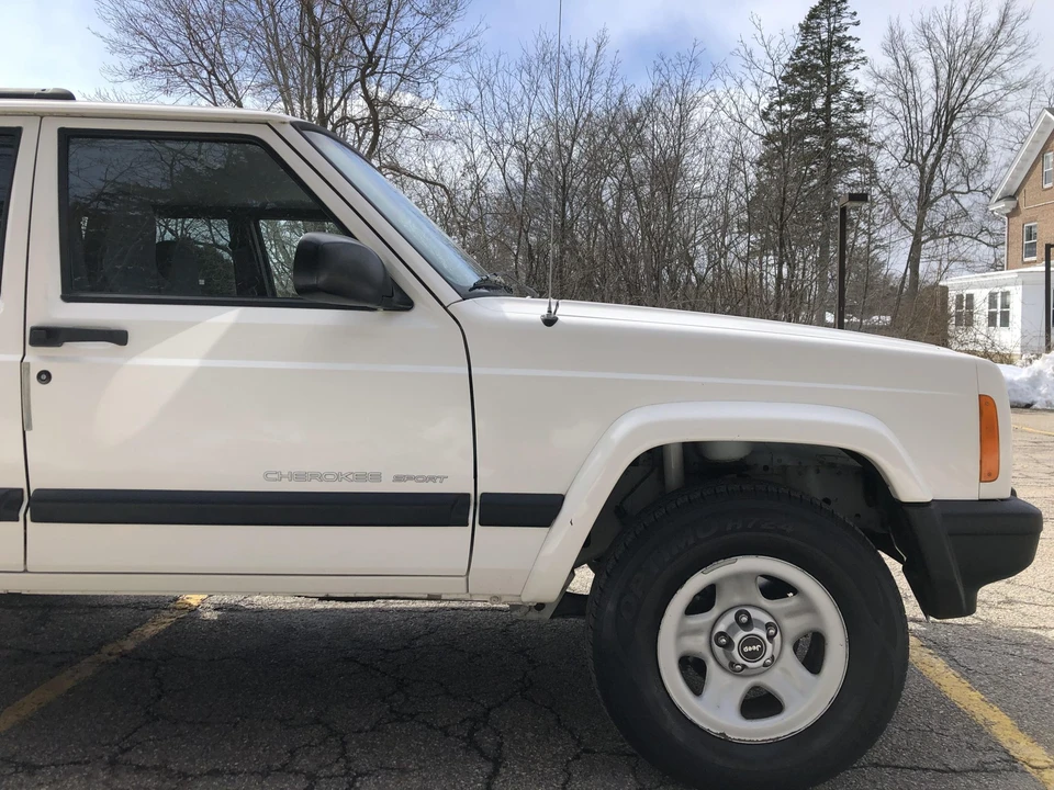 2000 Jeep XJ Cherokee - Image 17 of 31