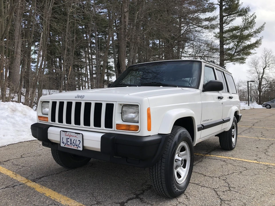 2000 Jeep XJ Cherokee - Image 3 of 31