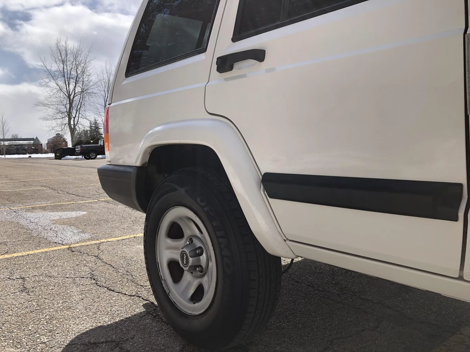 2000 Jeep XJ Cherokee - Image 19 of 31