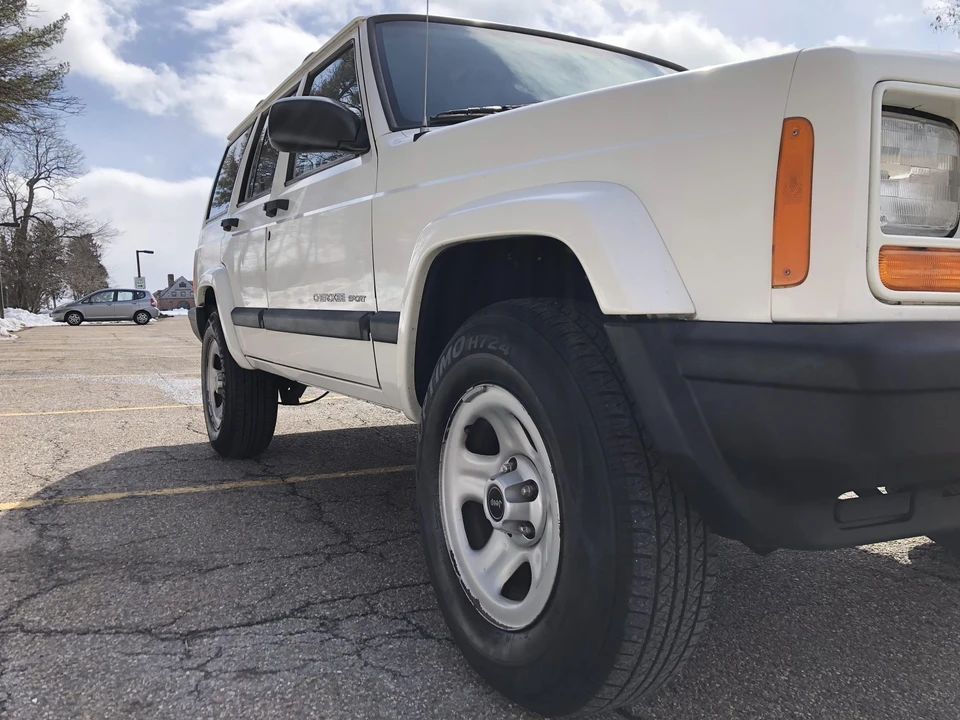 2000 Jeep XJ Cherokee - Image 15 of 31