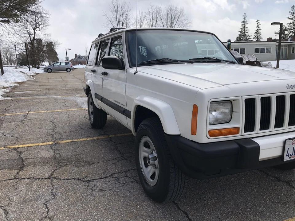 2000 Jeep XJ Cherokee - Image 14 of 31