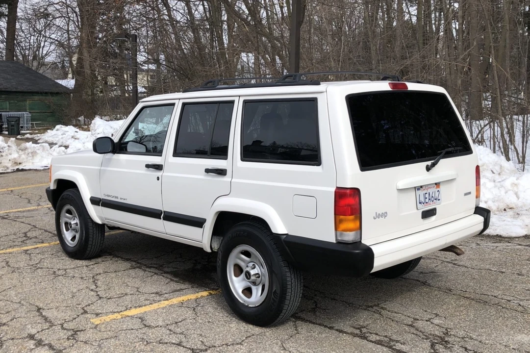 2000 Jeep XJ Cherokee - Image 11 of 31