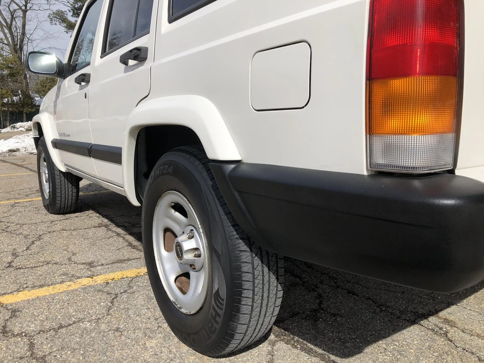 2000 Jeep XJ Cherokee - Image 23 of 31
