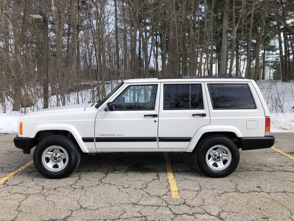 2000 Jeep XJ Cherokee - Image 12 of 31
