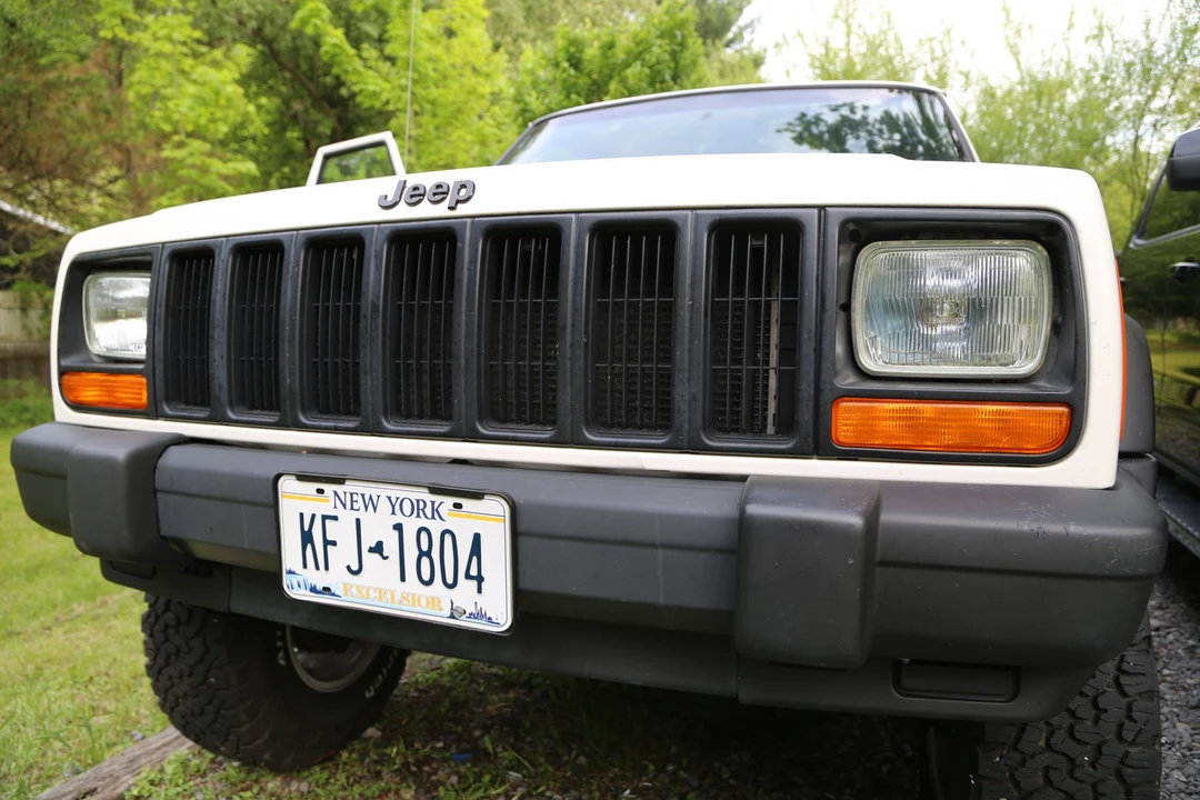 2000 Jeep XJ Cherokee - Image 24 of 31