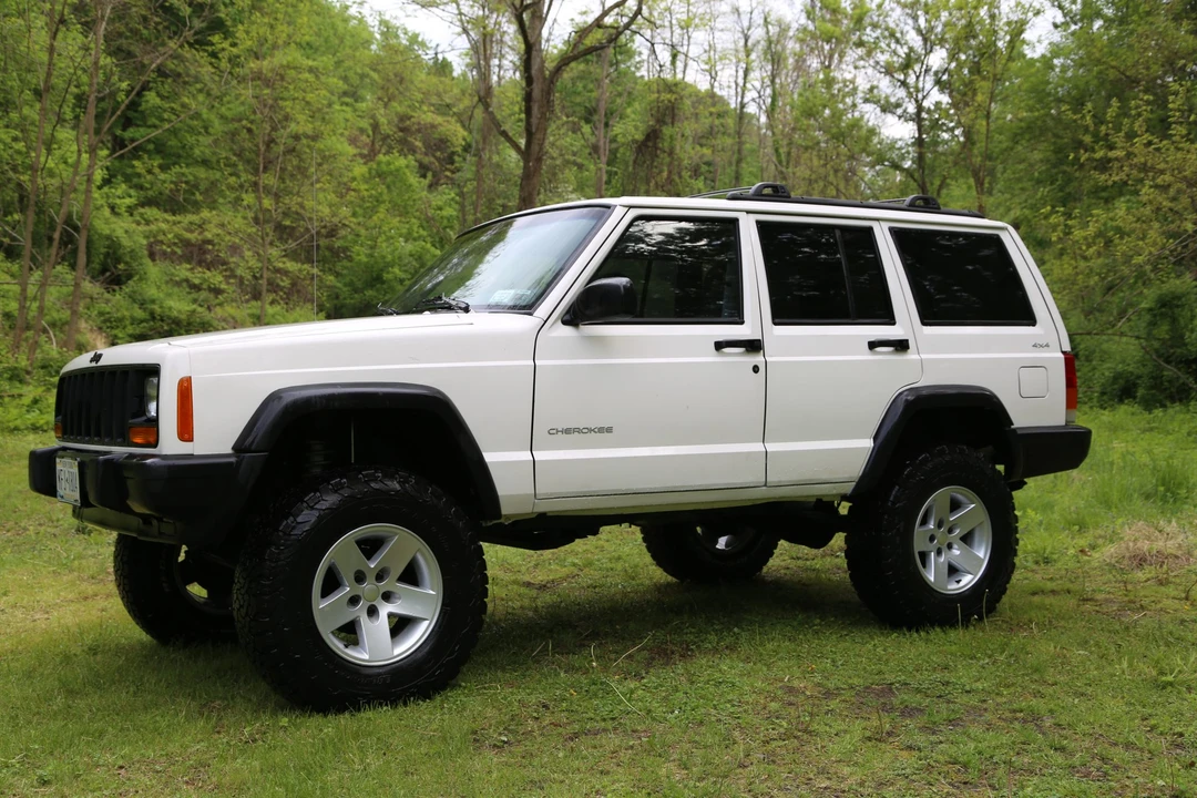 2000 Jeep XJ Cherokee - Image 5 of 31