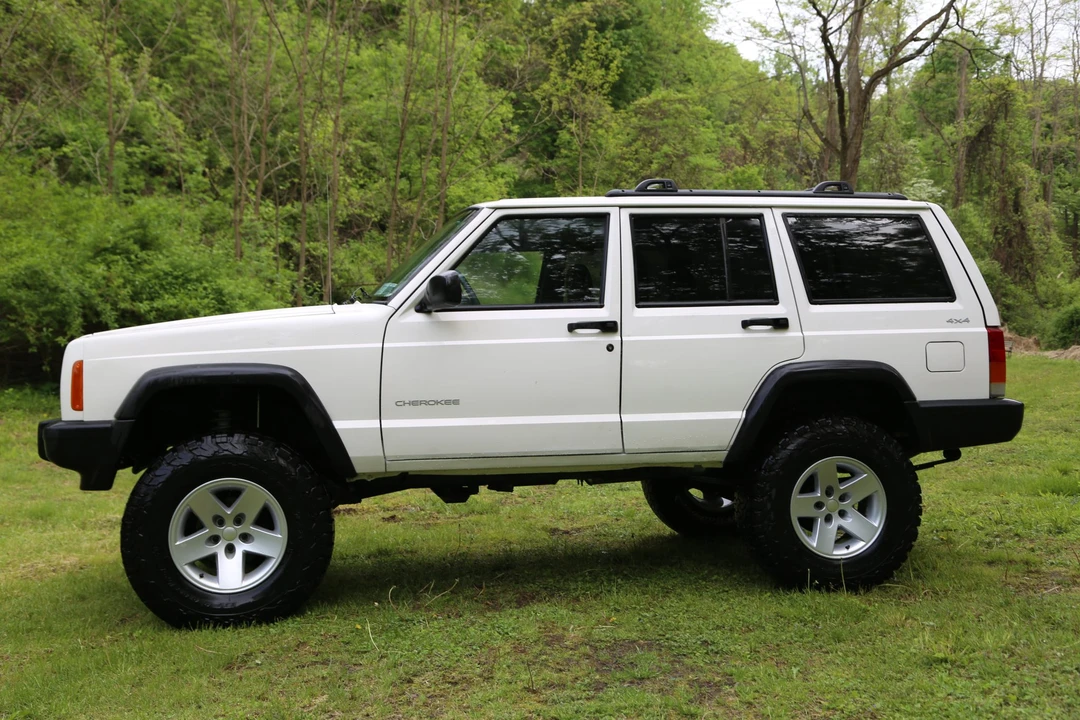 2000 Jeep XJ Cherokee - Image 6 of 31