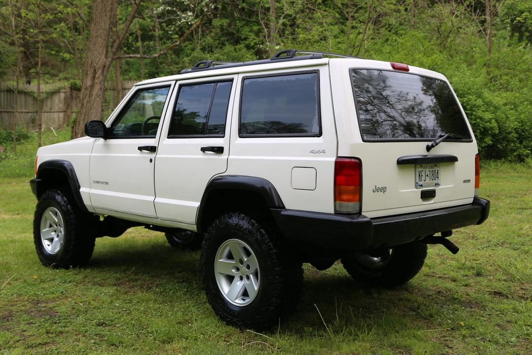 2000 Jeep XJ Cherokee - Image 8 of 31