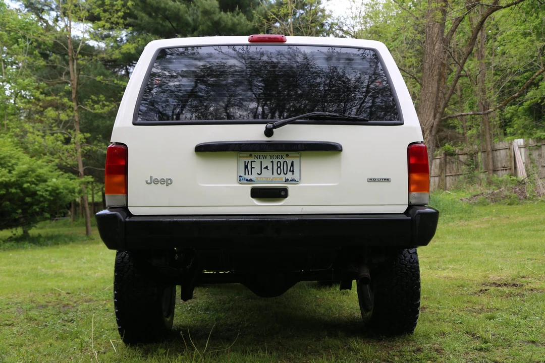 2000 Jeep XJ Cherokee - Image 10 of 31