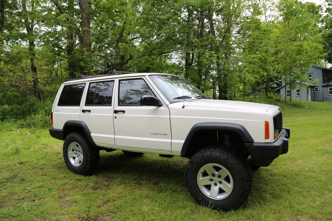 2000 Jeep XJ Cherokee - Image 15 of 31
