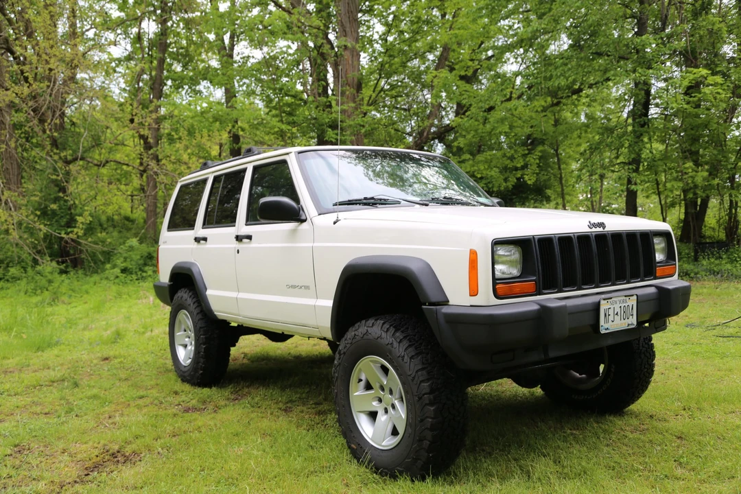 2000 Jeep XJ Cherokee - Image 16 of 31