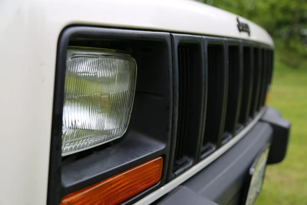 2000 Jeep XJ Cherokee - Image 26 of 31