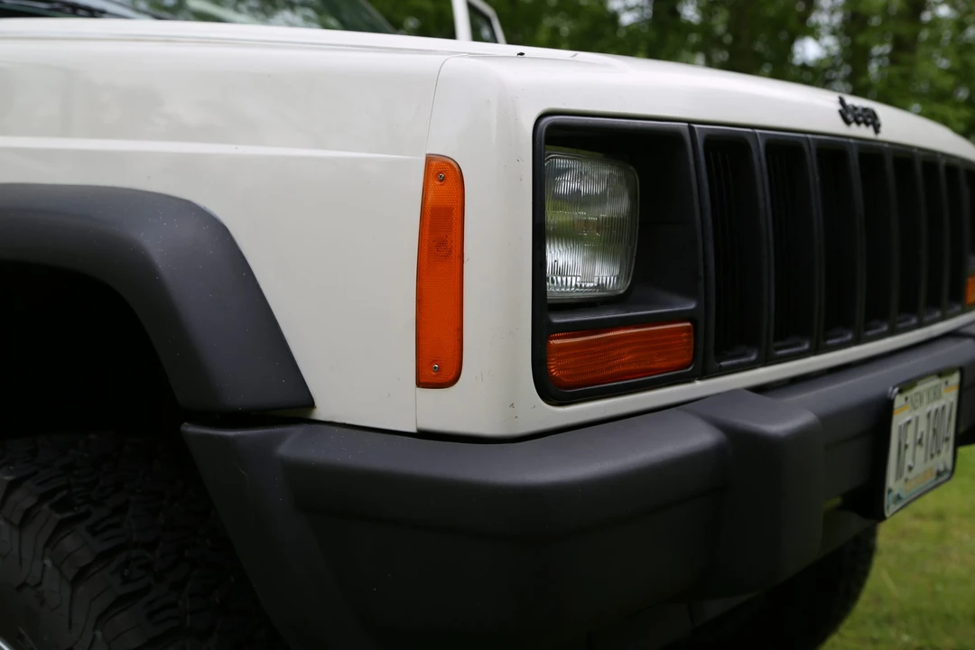 2000 Jeep XJ Cherokee - Image 25 of 31