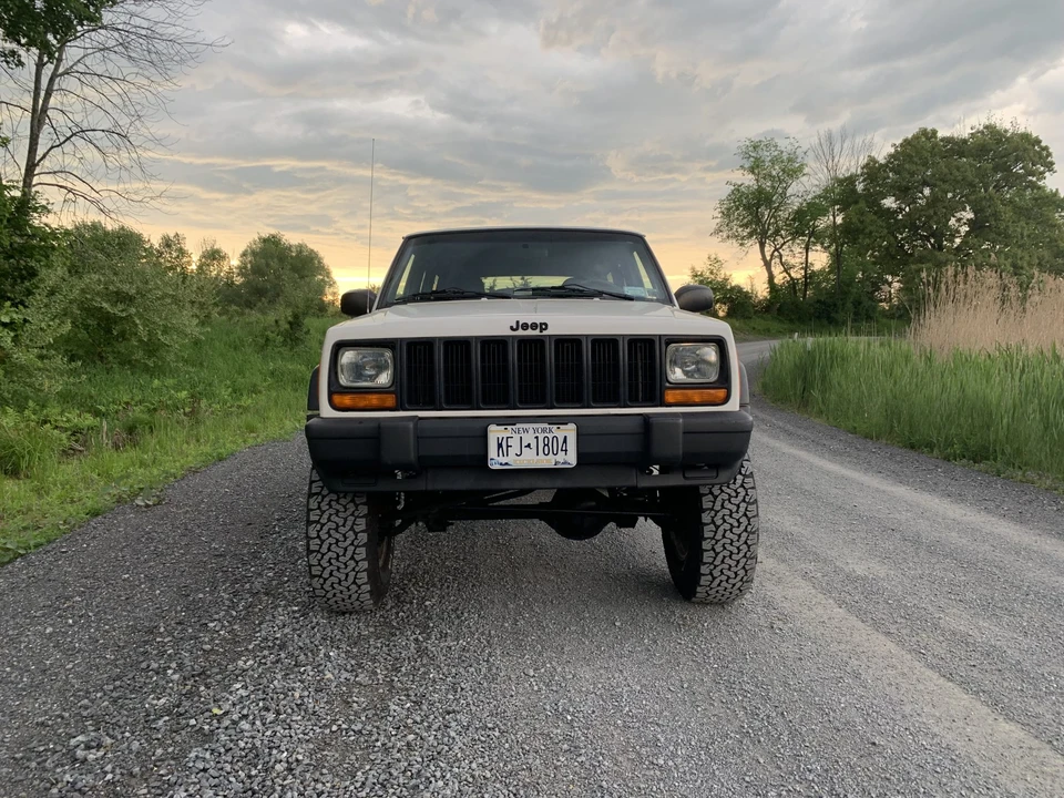 2000 Jeep XJ Cherokee - Image 19 of 31
