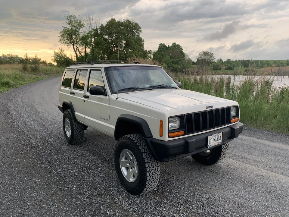 2000 Jeep XJ Cherokee - Image 17 of 31