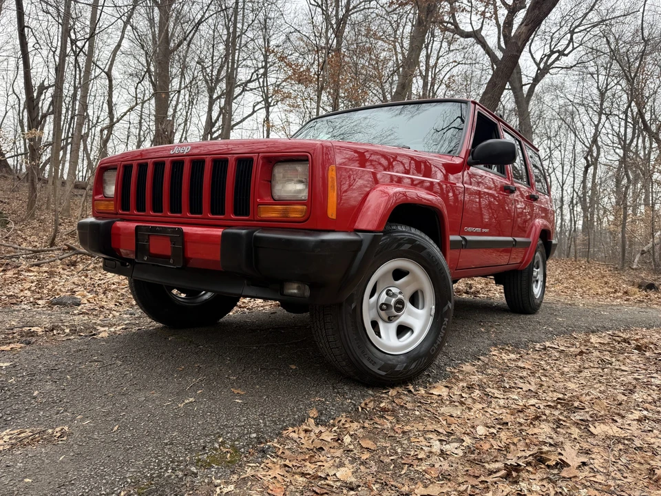 2000 Jeep XJ Cherokee - Image 2 of 31