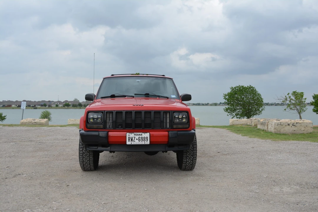 2000 Jeep XJ Cherokee - Image 9 of 31