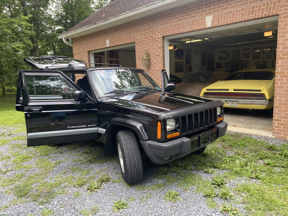 2000 Jeep XJ Cherokee - Image 22 of 31