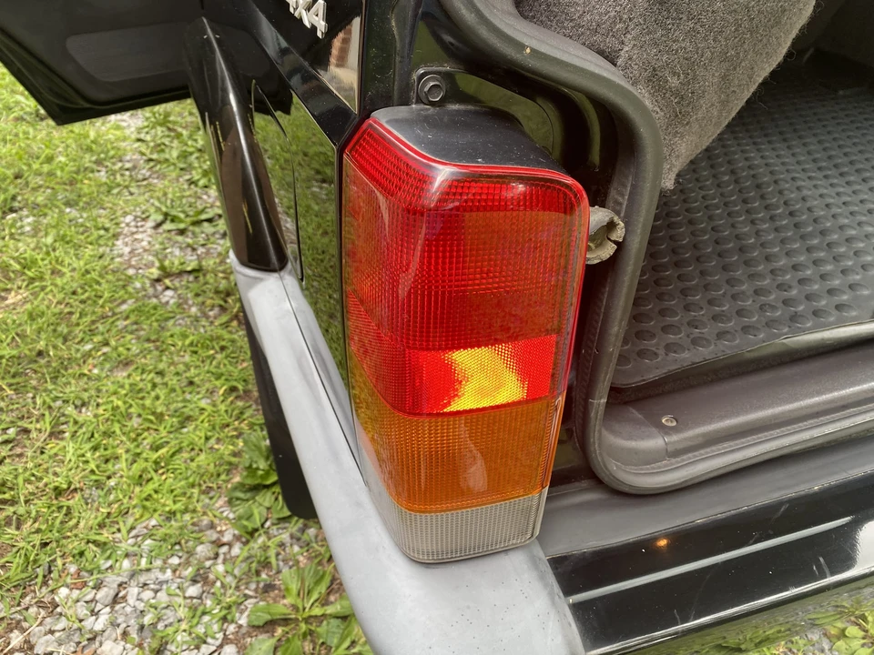 2000 Jeep XJ Cherokee - Image 28 of 31
