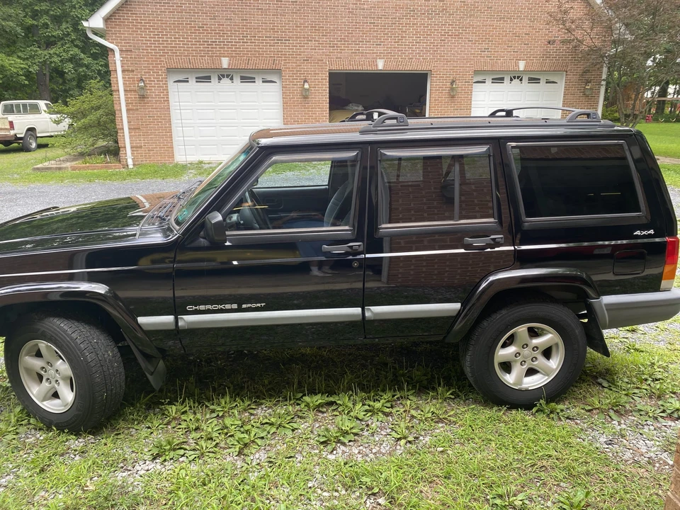 2000 Jeep XJ Cherokee - Image 12 of 31