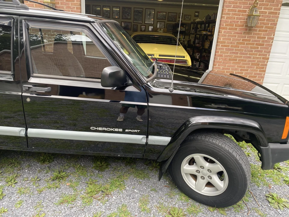 2000 Jeep XJ Cherokee - Image 27 of 31