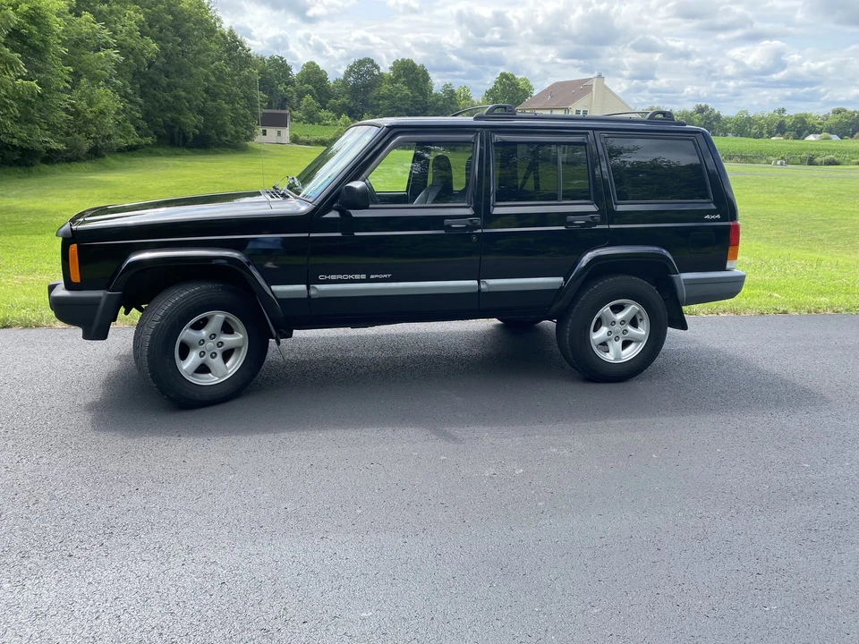 2000 Jeep XJ Cherokee - Image 11 of 31