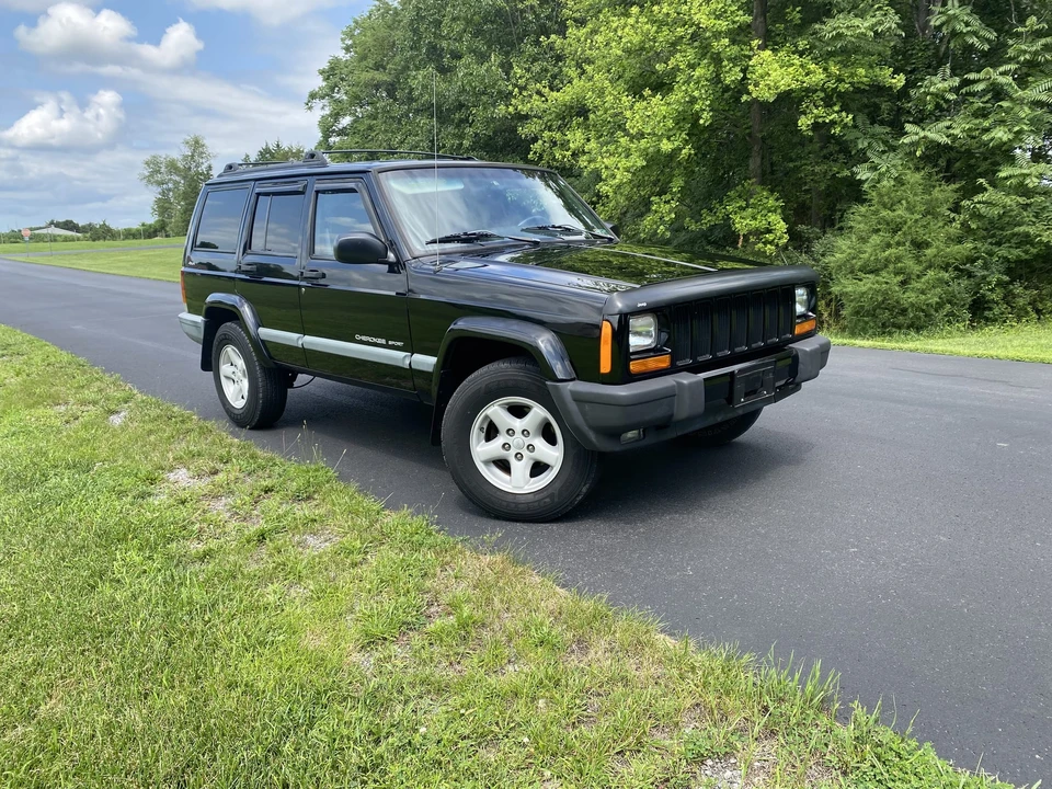 2000 Jeep XJ Cherokee - Image 3 of 31