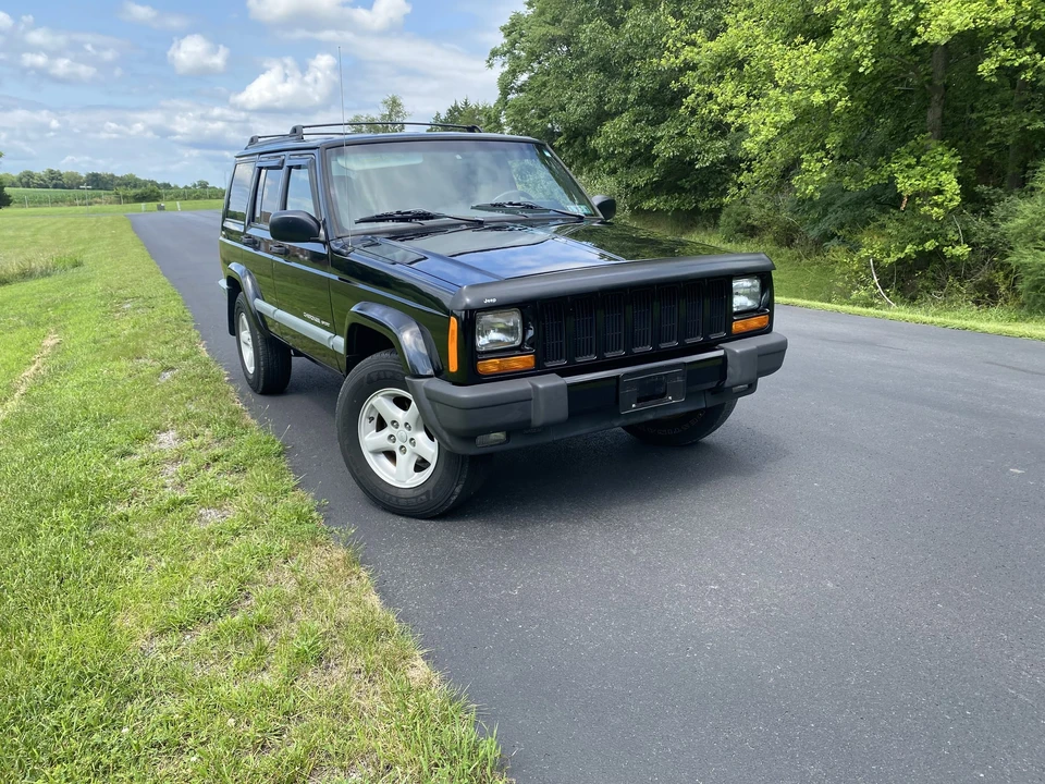 2000 Jeep XJ Cherokee - Image 5 of 31