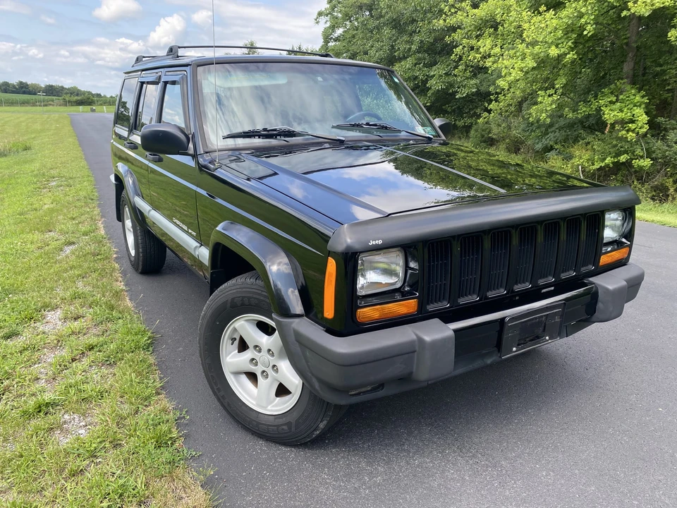 2000 Jeep XJ Cherokee - Image 4 of 31
