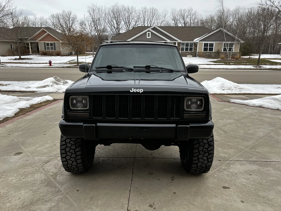 2000 Jeep XJ Cherokee - Image 3 of 31