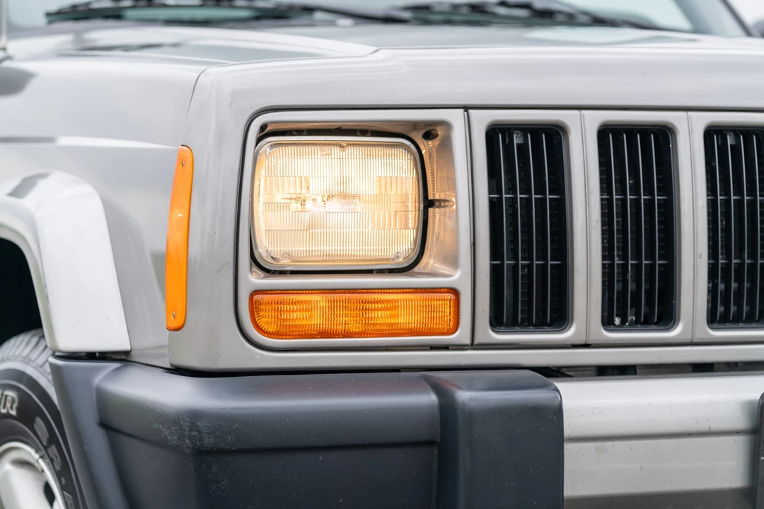 2000 Jeep XJ Cherokee - Image 18 of 31