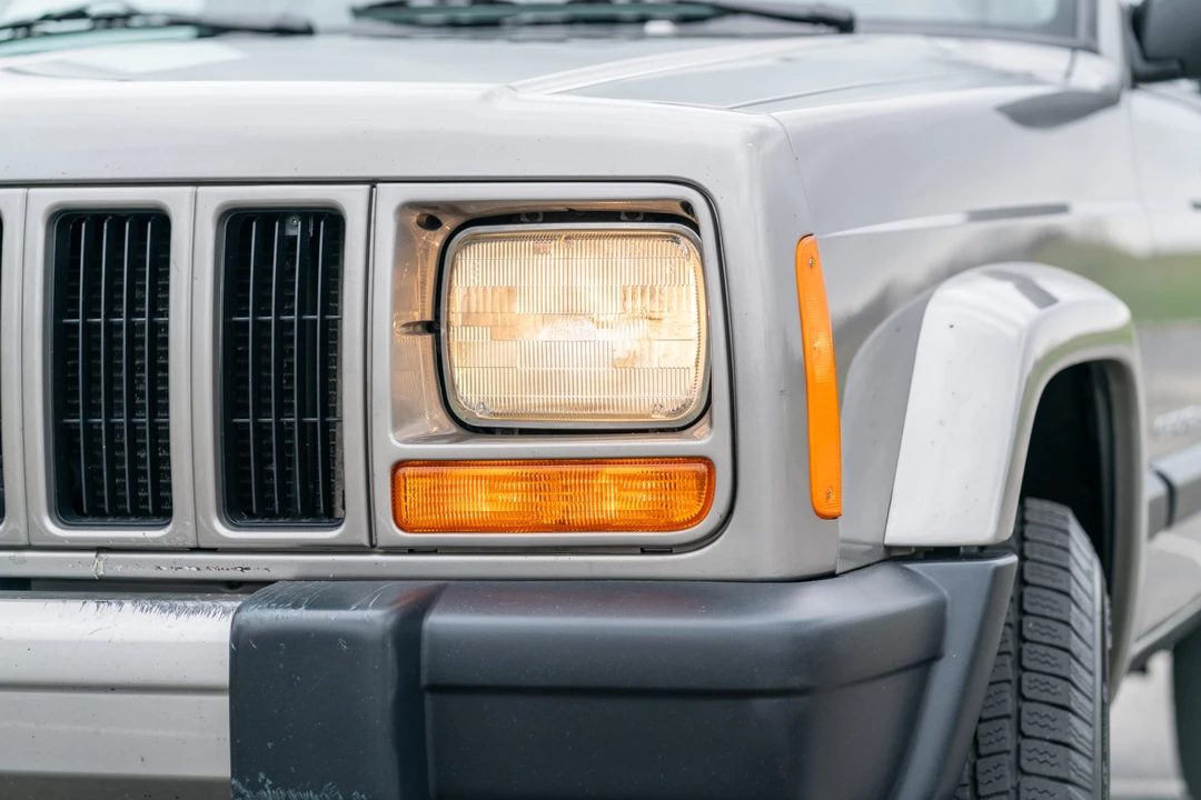 2000 Jeep XJ Cherokee - Image 19 of 31