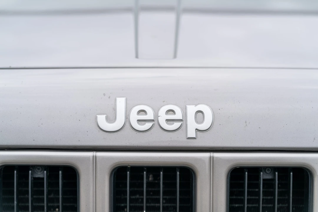 2000 Jeep XJ Cherokee - Image 17 of 31