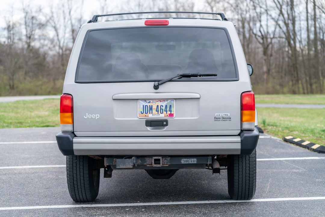 2000 Jeep XJ Cherokee - Image 6 of 31