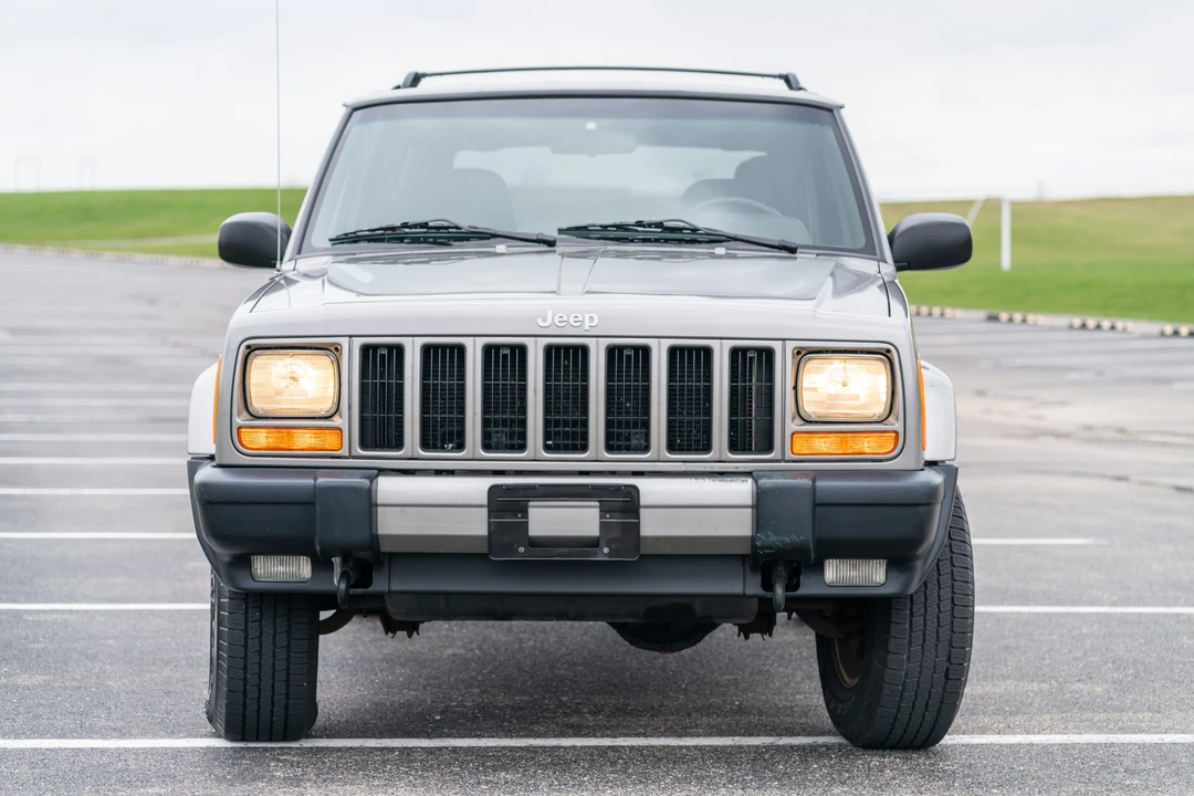 2000 Jeep XJ Cherokee - Image 13 of 31