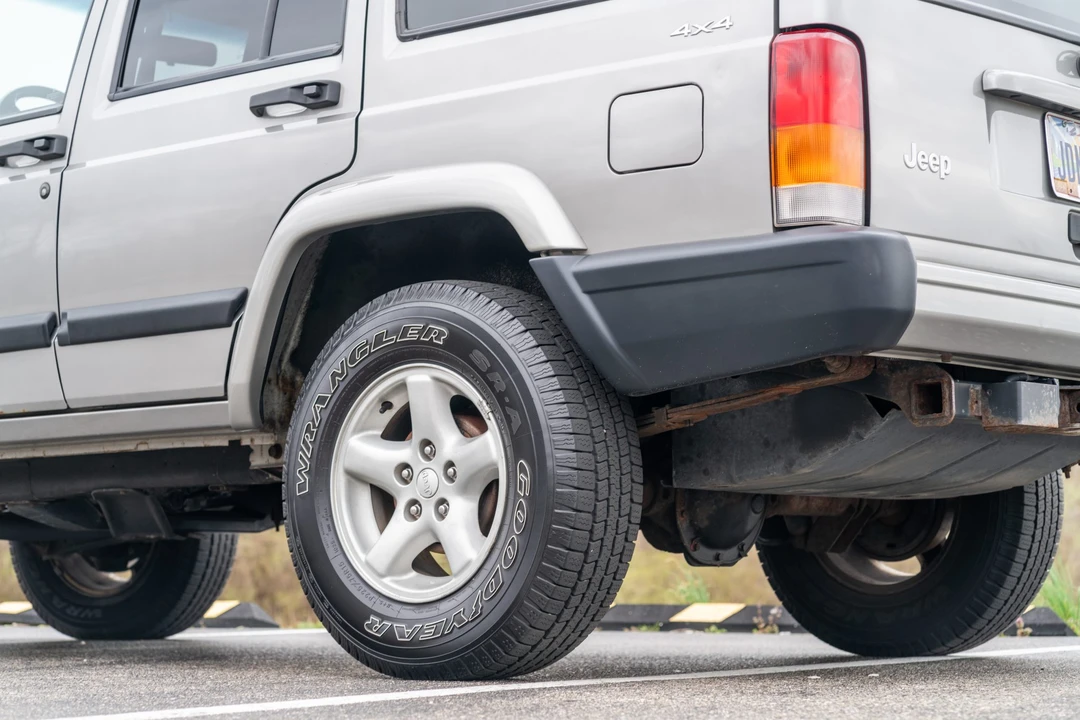 2000 Jeep XJ Cherokee - Image 28 of 31