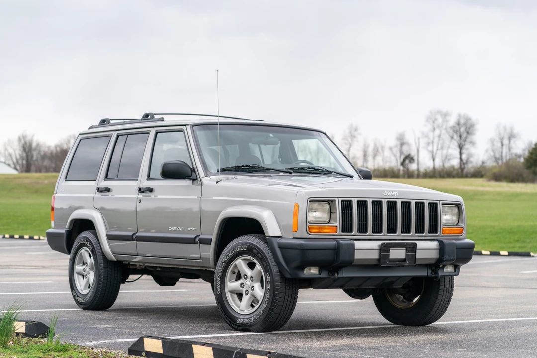2000 Jeep XJ Cherokee - Image 10 of 31
