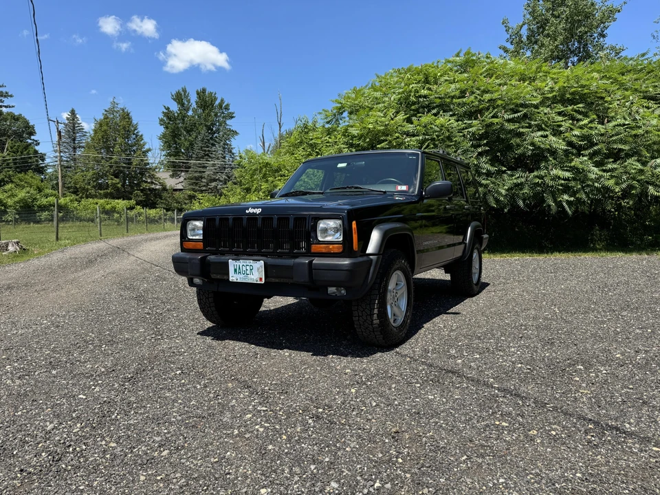 2000 Jeep XJ Cherokee - Image 5 of 31