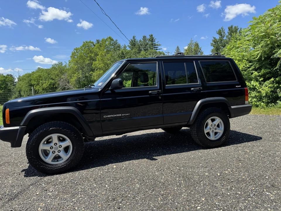 2000 Jeep XJ Cherokee - Image 7 of 31