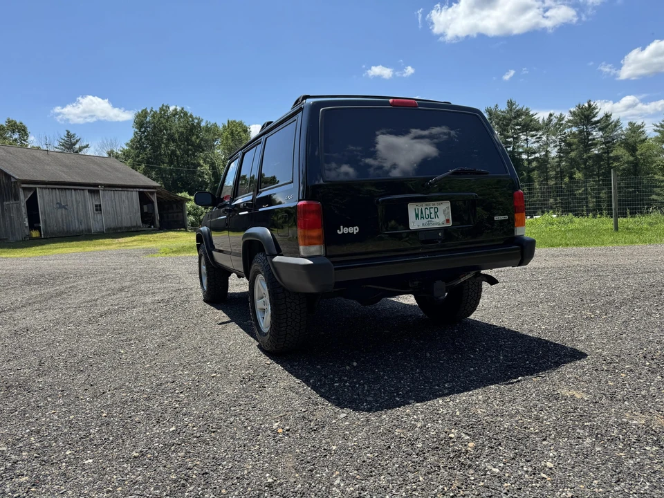2000 Jeep XJ Cherokee - Image 11 of 31